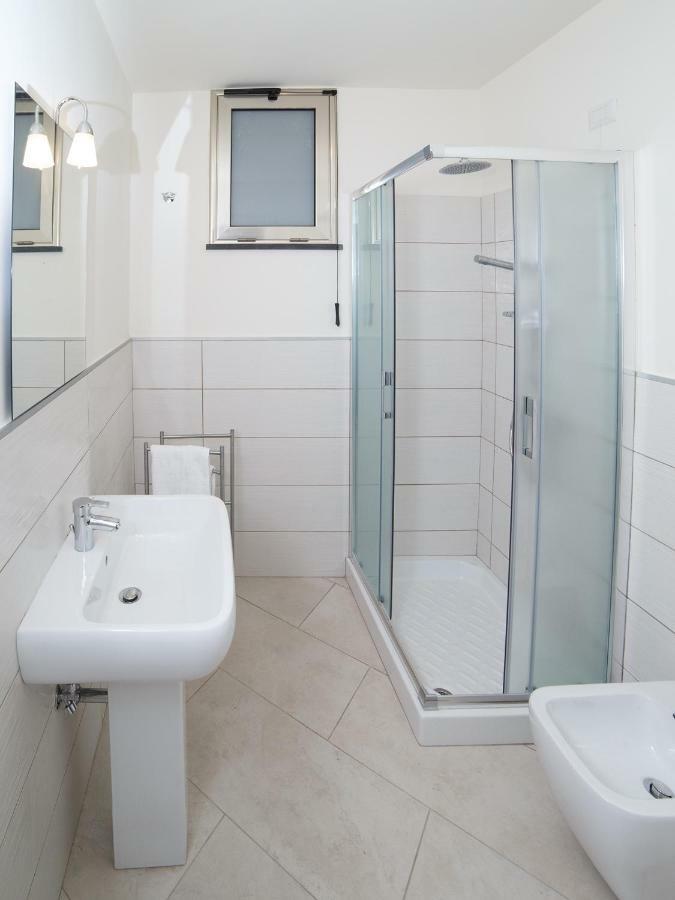 Marina Di Savoca Apartment Санта Тереза ди Рива Екстериор снимка