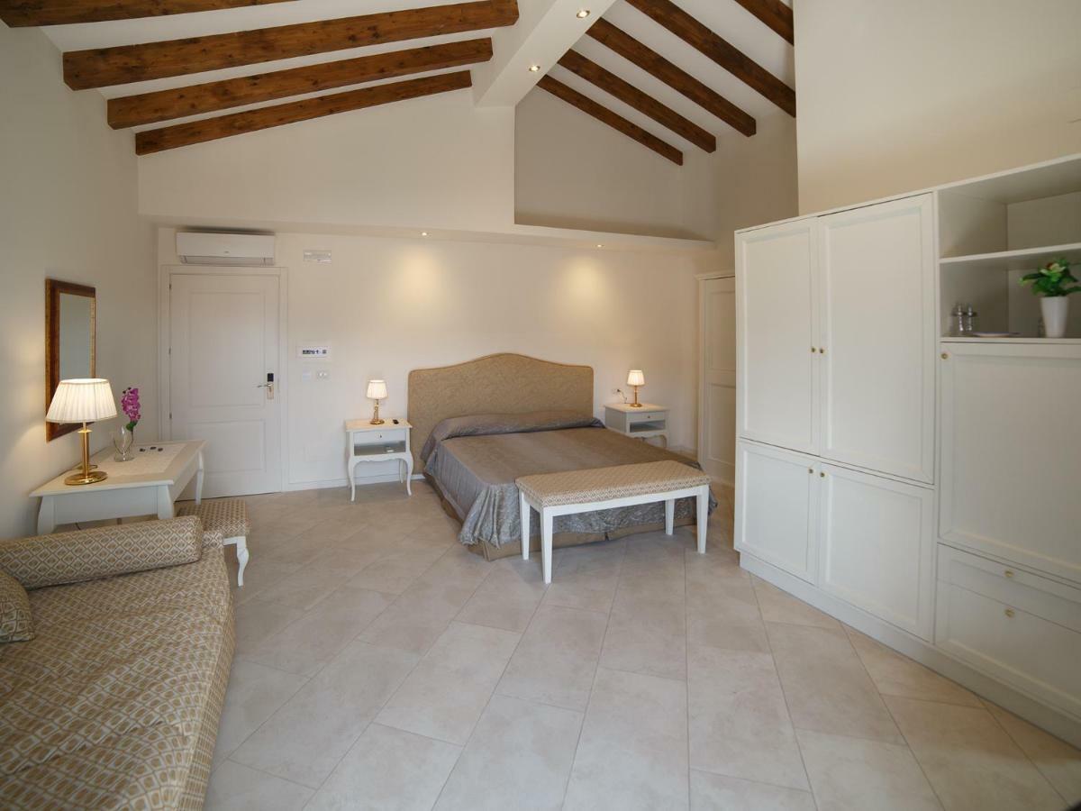 Marina Di Savoca Apartment Санта Тереза ди Рива Екстериор снимка